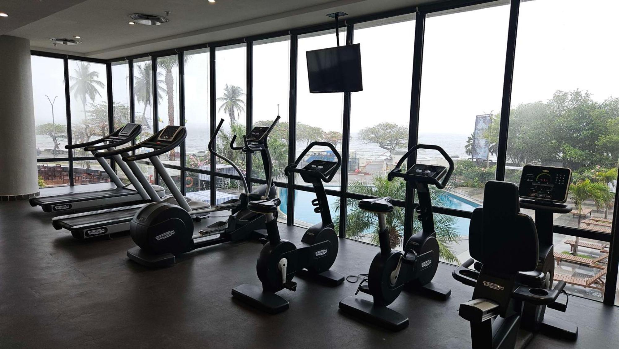 Park Inn By Radisson Libreville Buitenkant foto